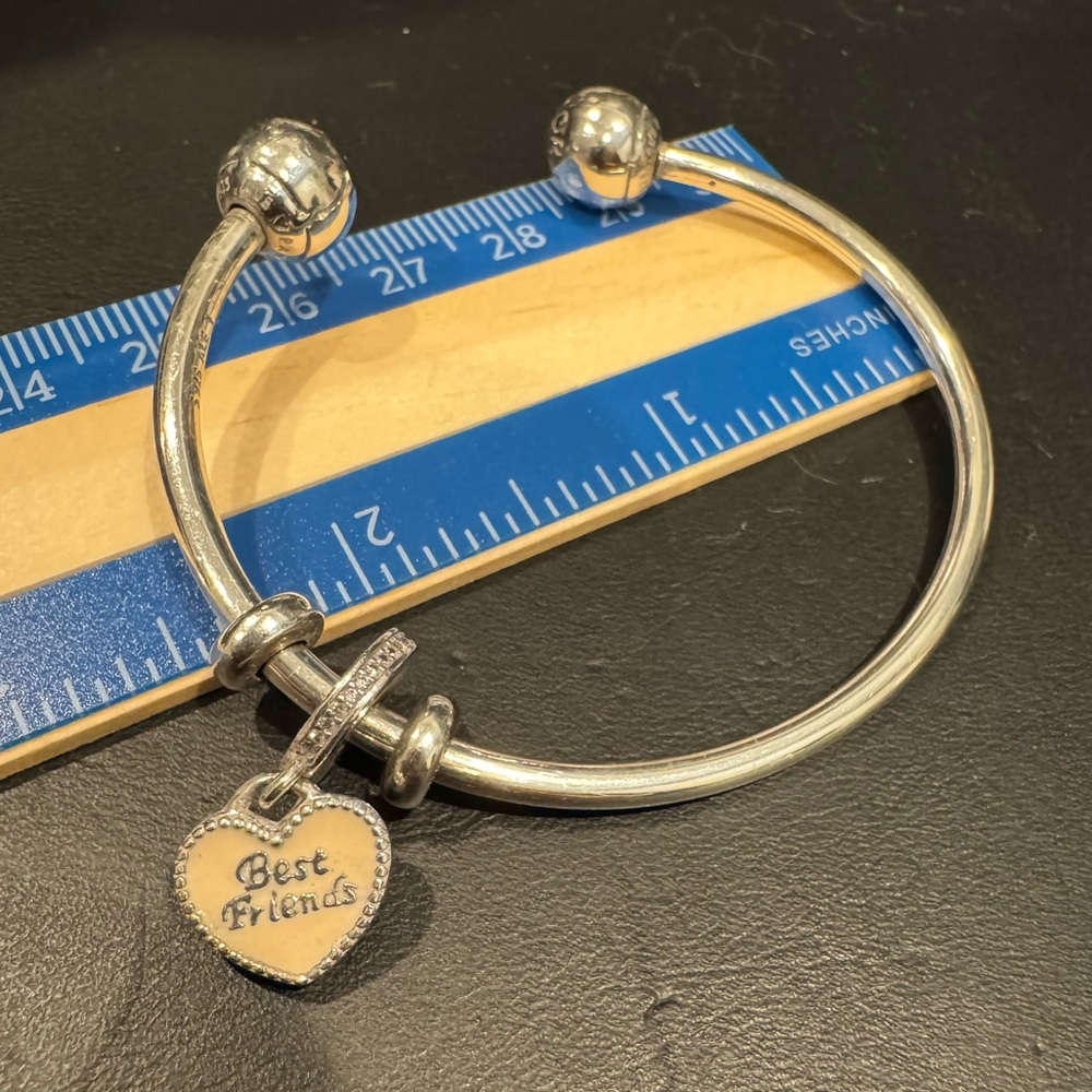 Great condition Pandora bracelet with best friend charm